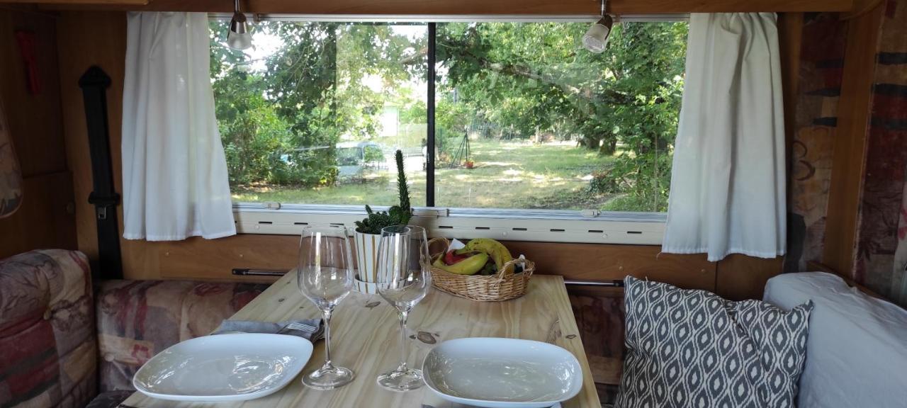 Charmant Camping-Car A La Campagne Labessiere-Candeil Екстериор снимка