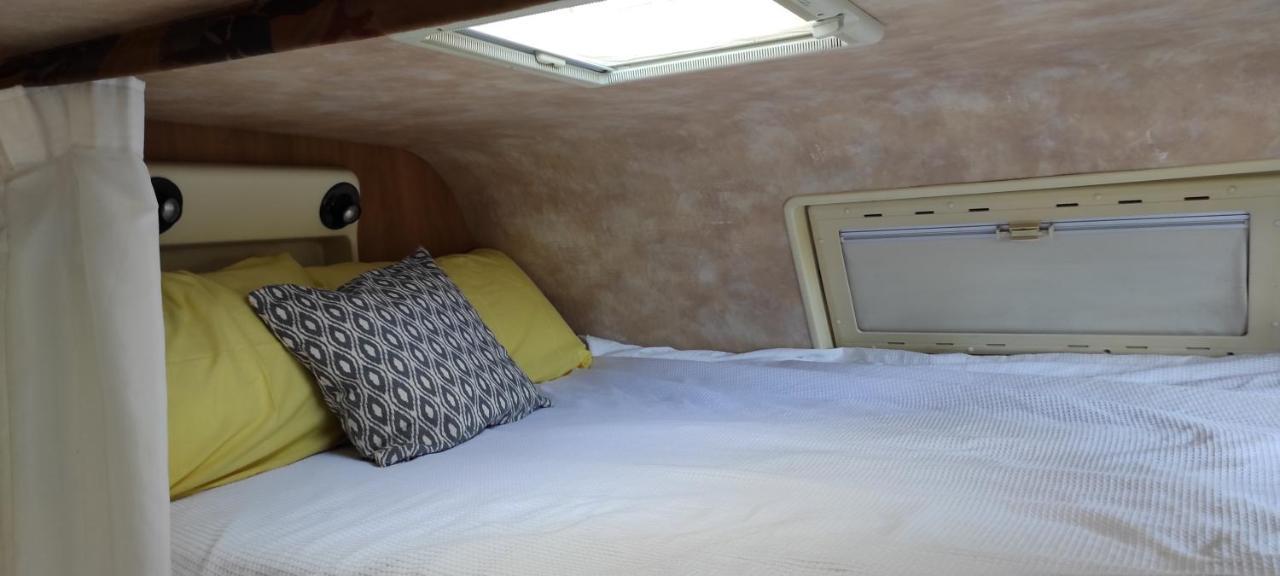 Charmant Camping-Car A La Campagne Labessiere-Candeil Екстериор снимка